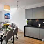 Balticon Nadmorskie Tarasy מלון דירות קולובז'ג